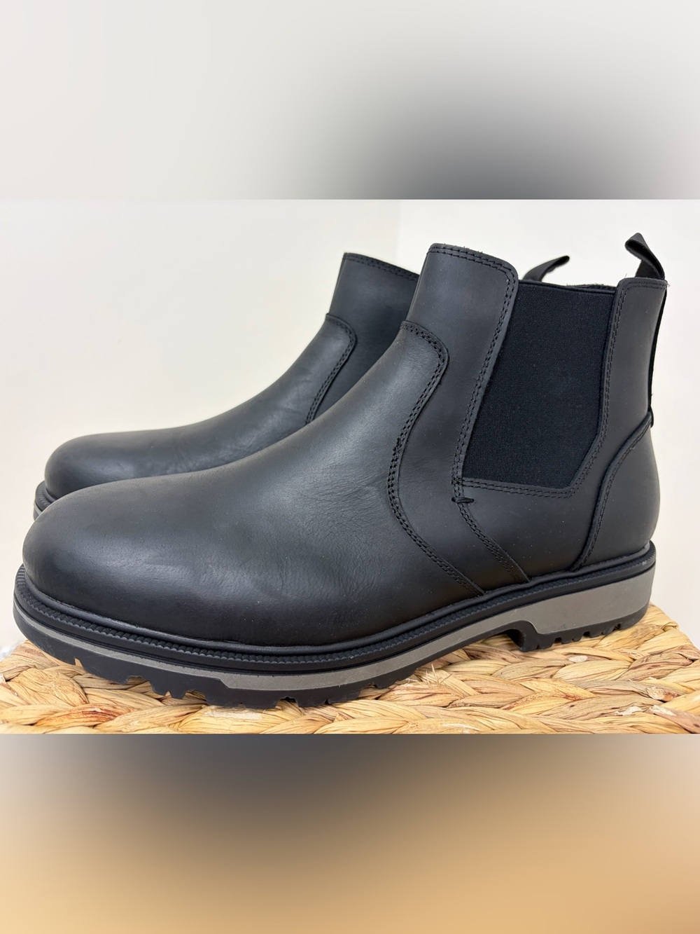 Blondo Black Leather Chukka Boots for Men